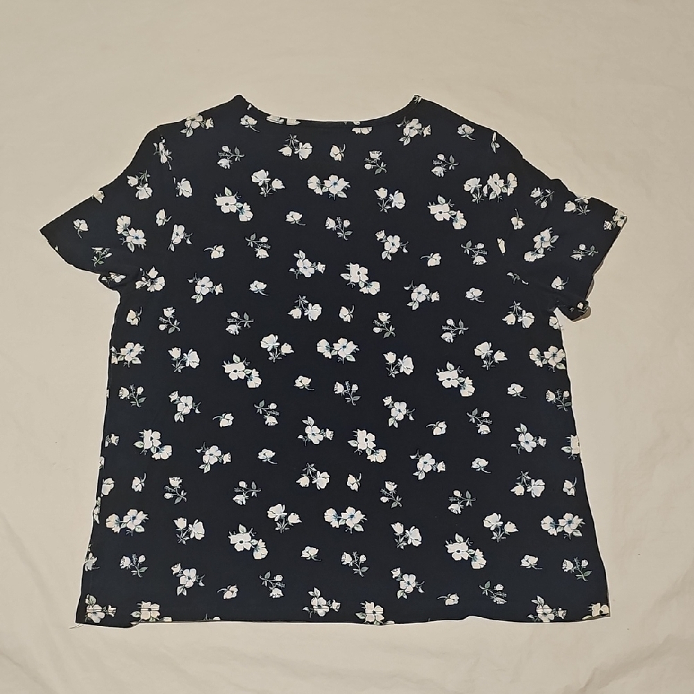 Old Navy Women's Large Luxe Crew-Neck Blue Floral Top Used - Picture 2 of 10